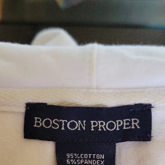 Boston Proper Ruched White Hoodie with Back Crown Design - Picture 8 of 9